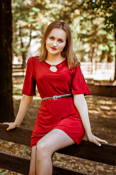 Yuliya 25 years old Ukraine Zaporozhye, Russian bride profile, russianbridesint.com