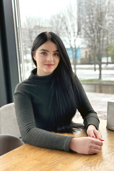 Alona 19 years old Ukraine Uzhgorod, Russian bride profile, russianbridesint.com